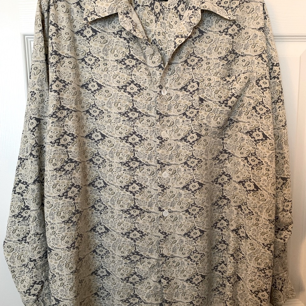 Men’s long sleeve shirt